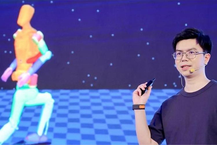 天才少年稚晖君星空电竞机器人走路进场！AI模型做大脑，目标售价20万以内